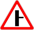 Знак 2.3.2 Примыкание второстепенной дороги